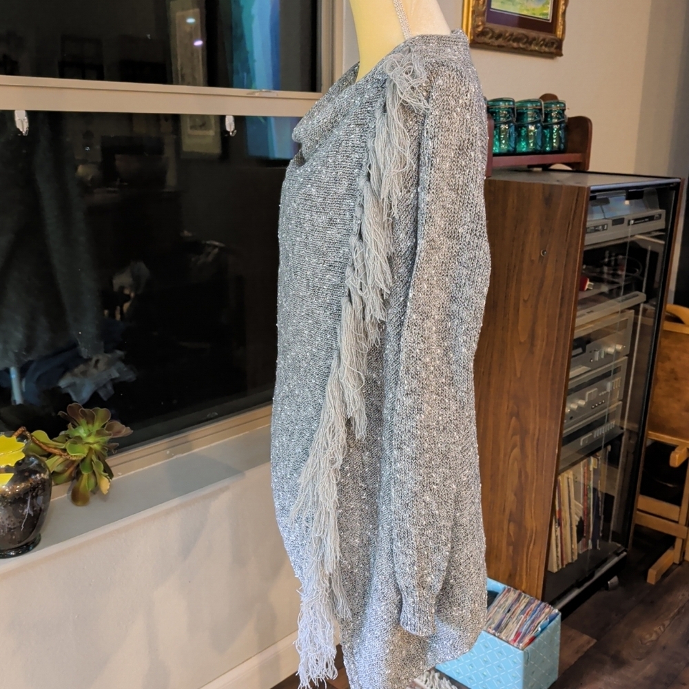 NWT Creasikery Women's Gray Sweater Size S Asymetrical With Fringe Long Sleeve - Picture 2 of 6